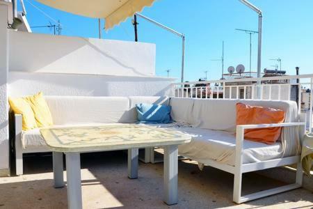 Mia'S Atelier, Balcony To Acropolis Apartment เอเธนส์ ภายนอก รูปภาพ